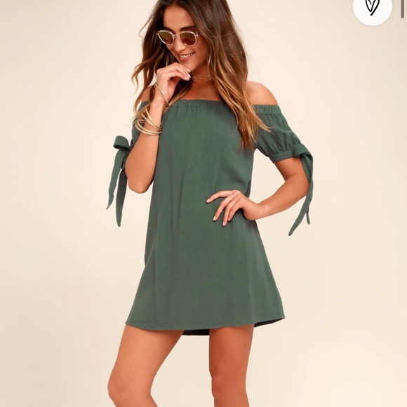 Dresses & Skirts - Lulus dress